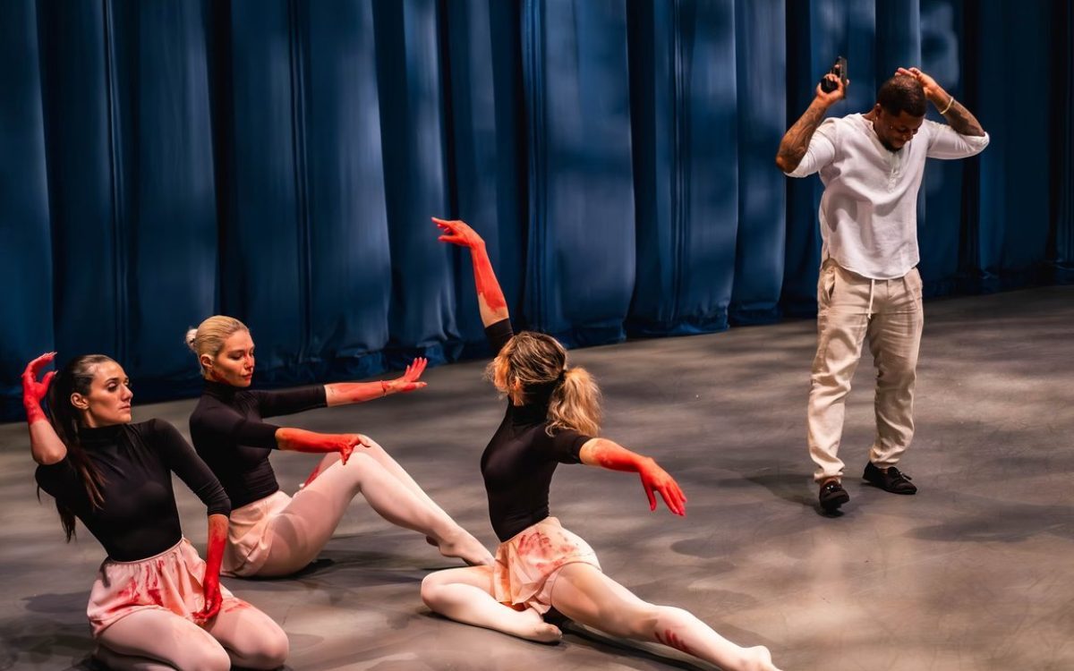 Estamos a recrutar professores de Teatro para o ensino oficial